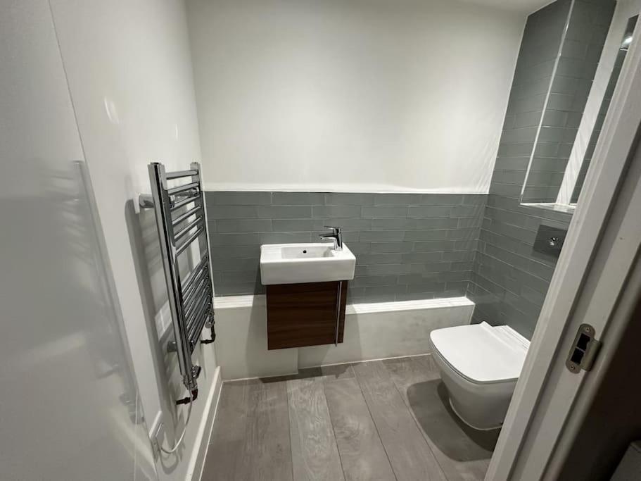 Luxurious 1-Bedroom With Parking Birmingham Dış mekan fotoğraf