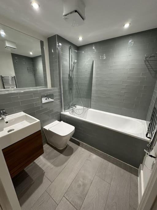 Luxurious 1-Bedroom With Parking Birmingham Dış mekan fotoğraf